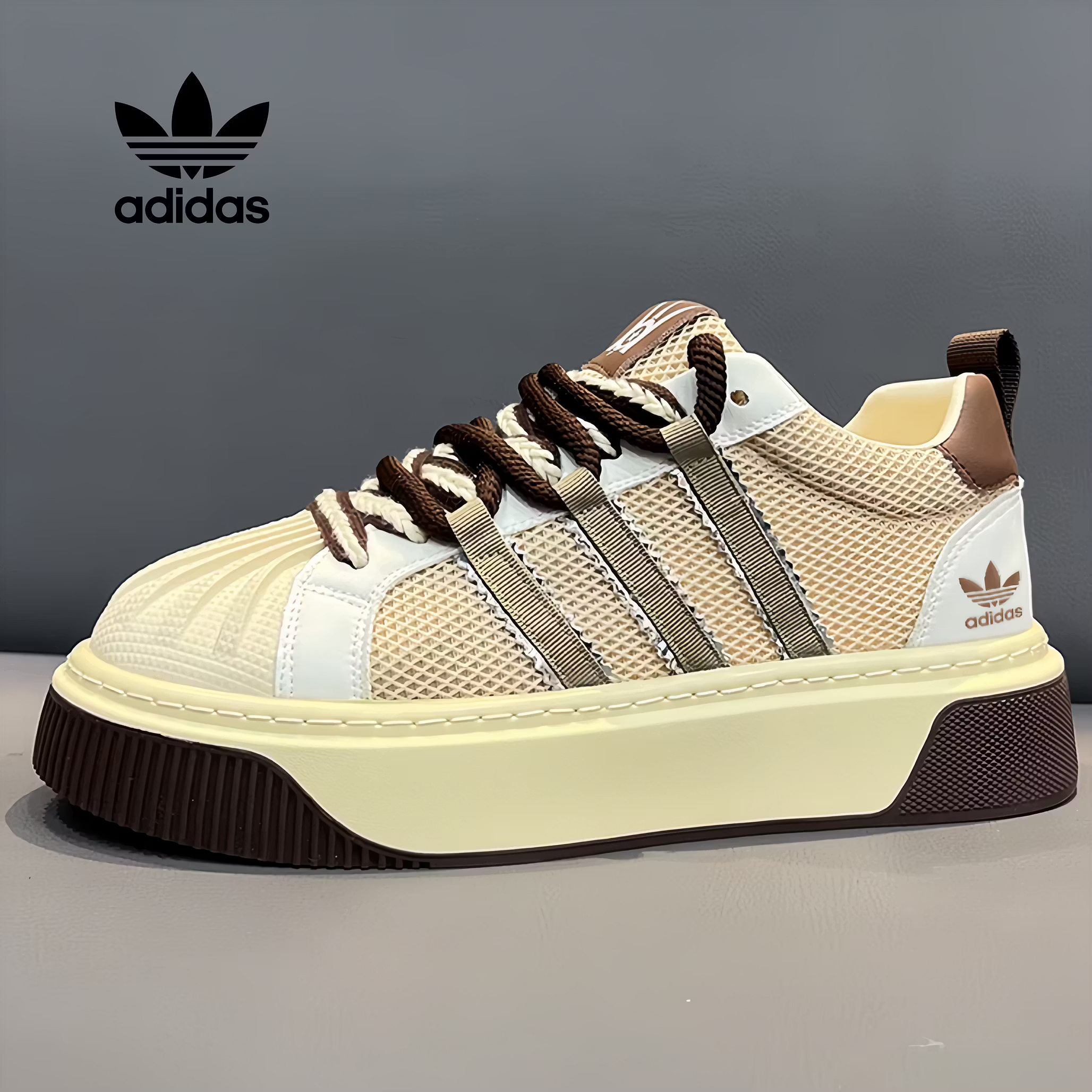 Adidas Buty Rekreacyjne z Muszlą na Przodzie i Podwyższoną Podeszwą