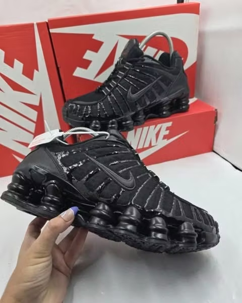 Całkowicie nowe, stylowe buty do biegania Nike 2026