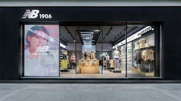 NB1906 新登場】 New Balance 致敬創始初衷，嶄新店態「NB 1906 潮流形象店」串聯台北高雄盛大開幕！致敬1906創始年以來不變的初衷。NB1906  也將會是未來New Balance 潮流首發基地，引進獨家服飾、限量發售與趨勢鞋履！現在，就跟著New Balance的腳步，一探可錯過的四大 ...