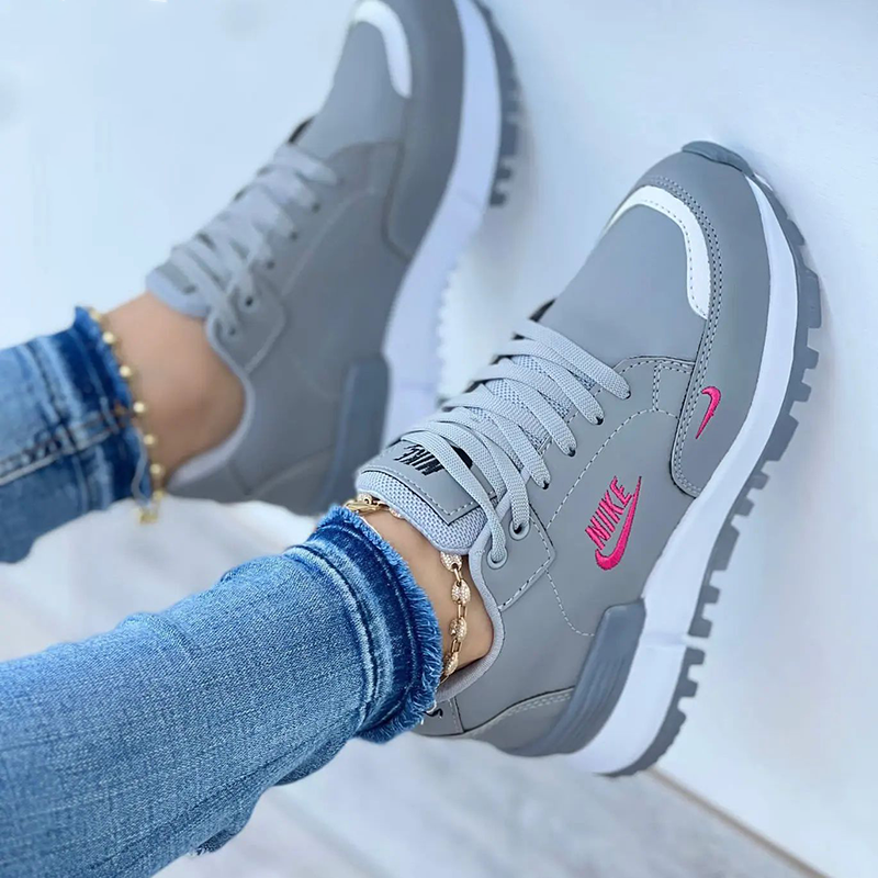 Módne dámske topánky NIKE® 2026