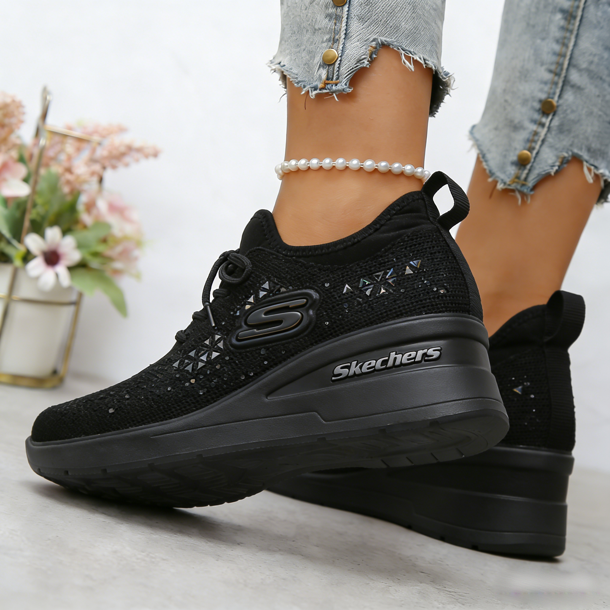 NAJLEPŠIA KAŽDODENNÁ ORTOPEDICKÁ MASÁŽNA OBUV SKECHERS® ROKU 2026