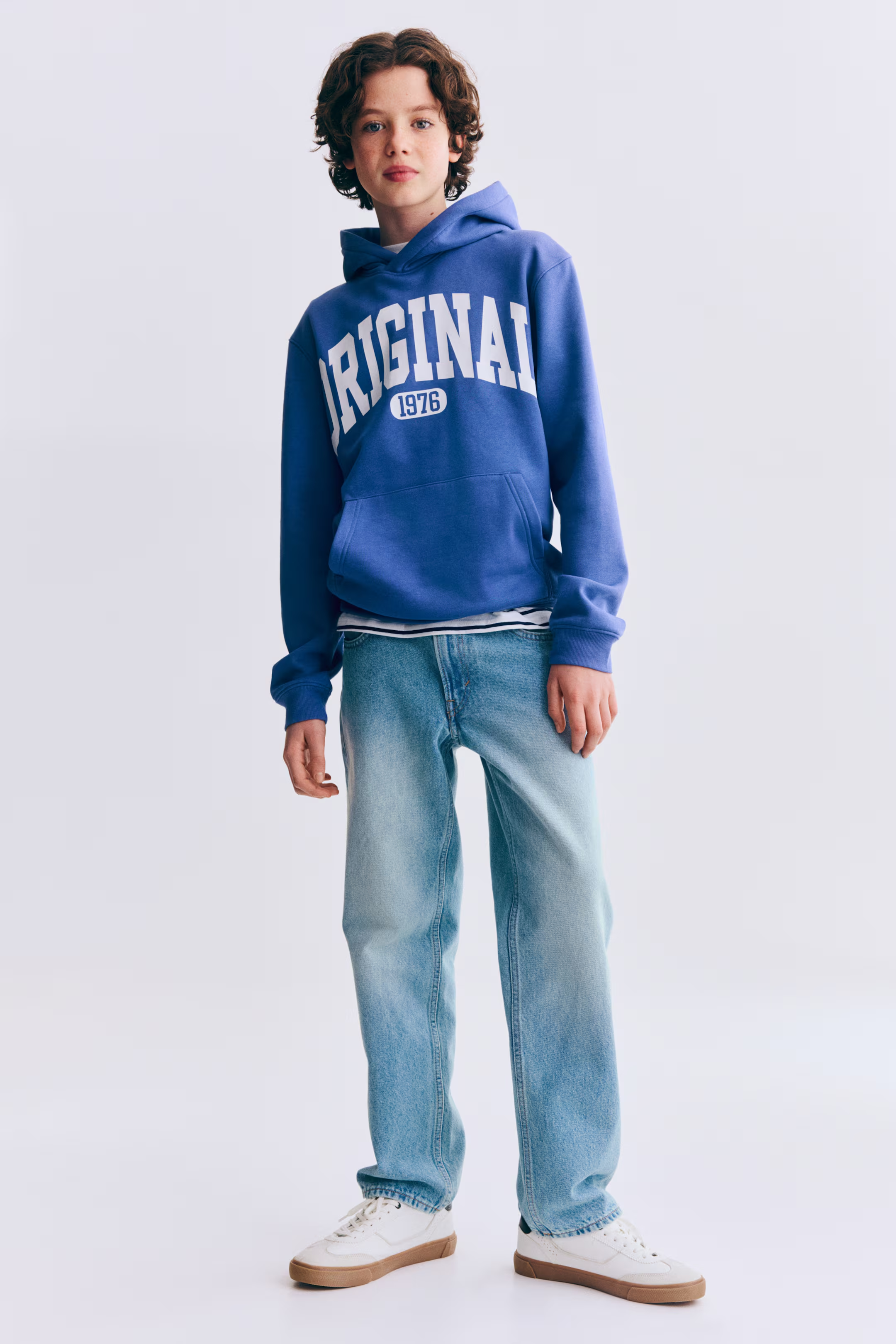 Laza, egyenes szárú farmer