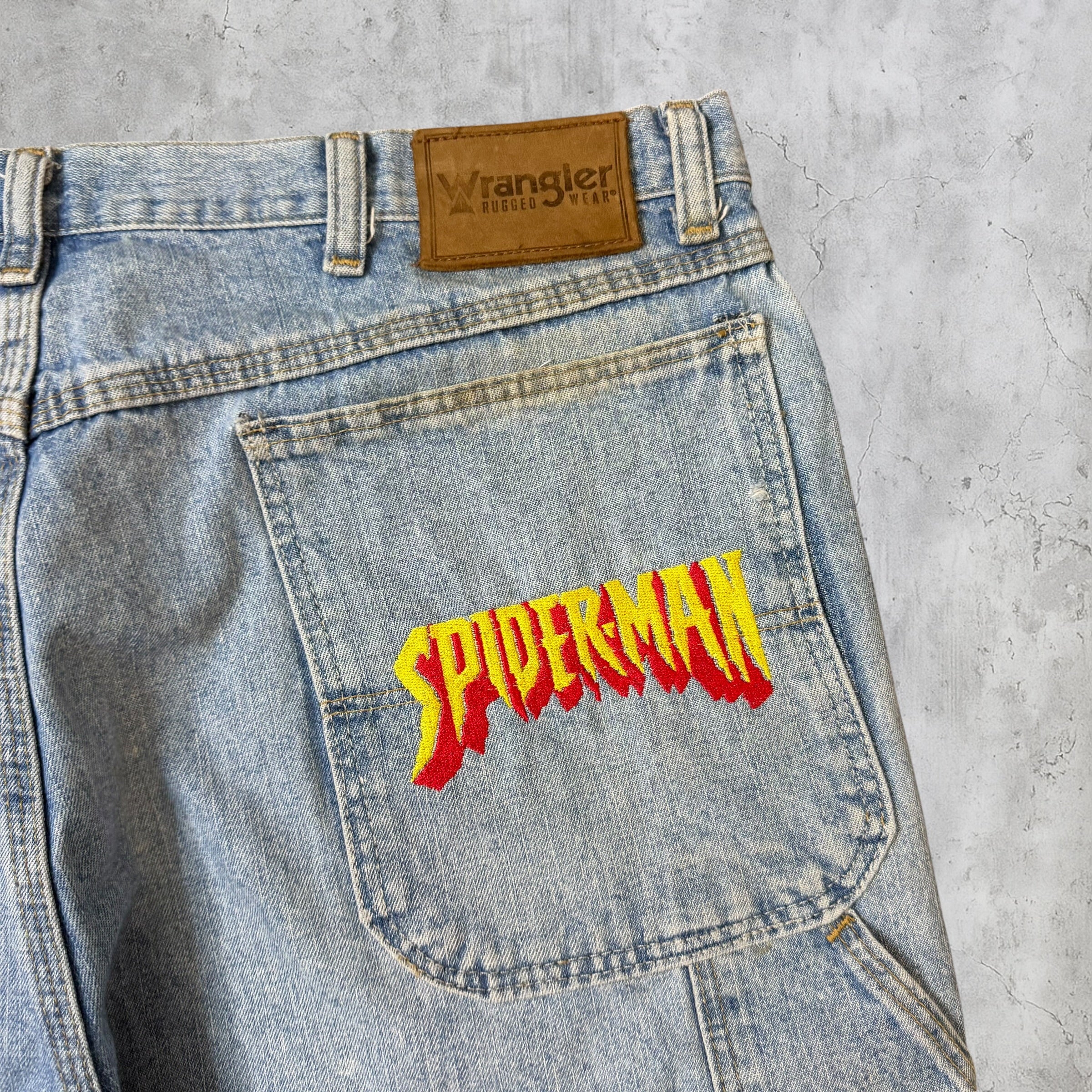 (36) Spider-Man jorts