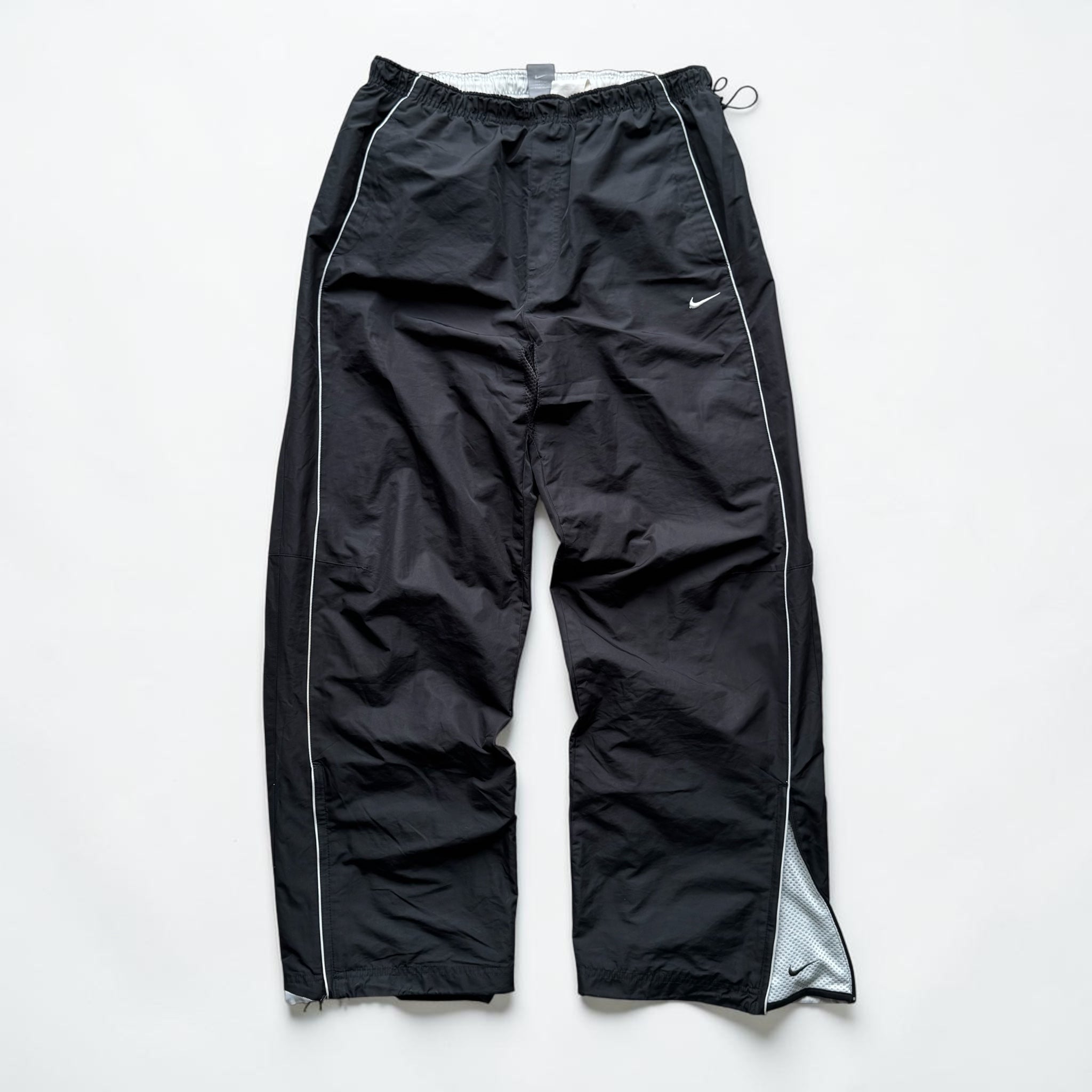 SUPER RARE 2000s Baggy Nike Trackpants Black *PREMIUM* - (L)
