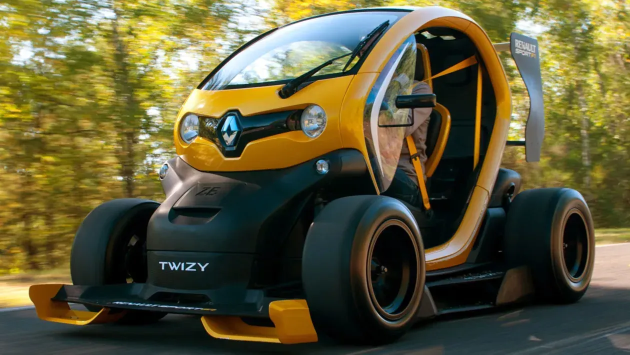 To get around the city differently, the solution is called Renault Twizy! With 1 or 2 people, this electric quadricycle is ideal for urban mobility.