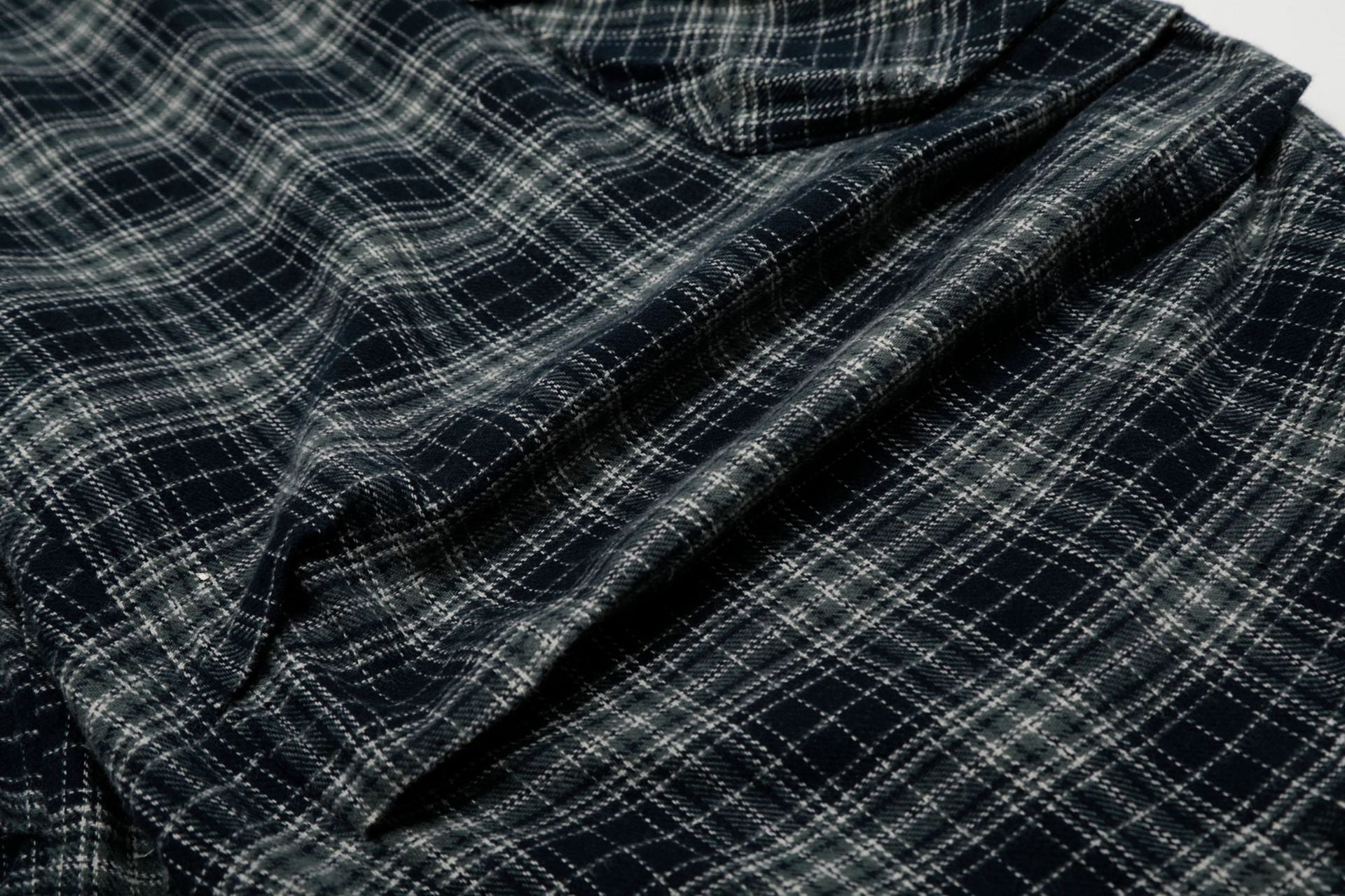 Plaid Linen-Blend Distressed Cargo Cropped Pants