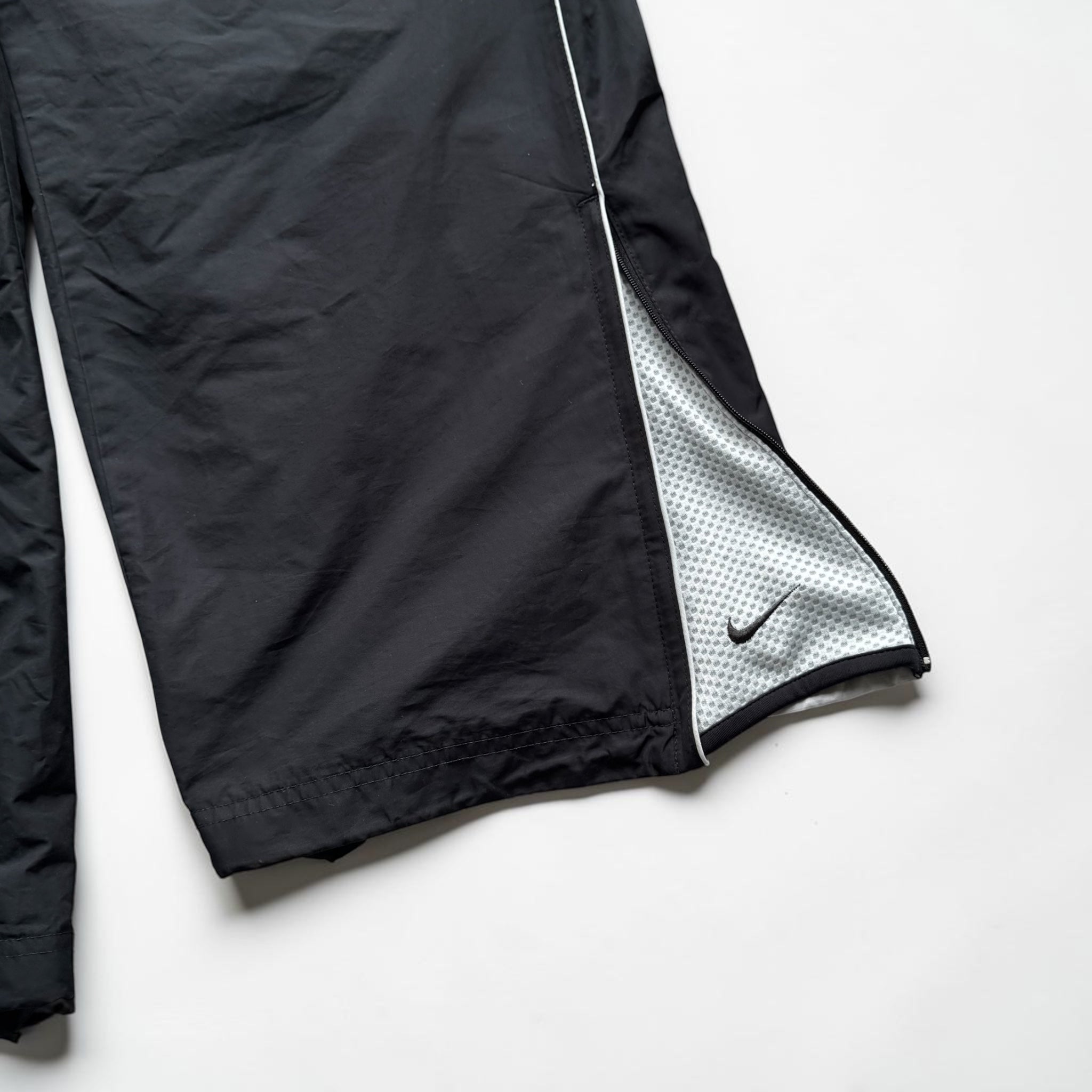 SUPER RARE 2000s Baggy Nike Trackpants Black *PREMIUM* - (L)