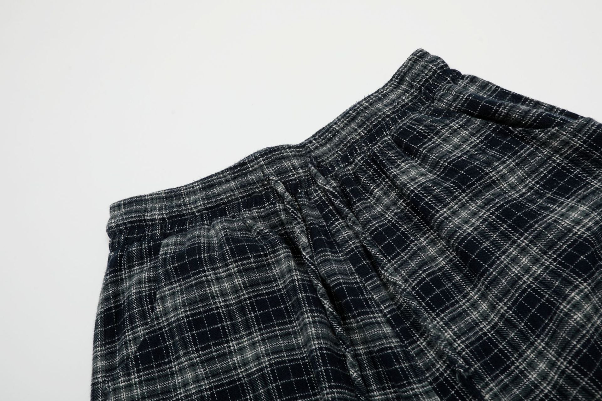 Plaid Linen-Blend Distressed Cargo Cropped Pants
