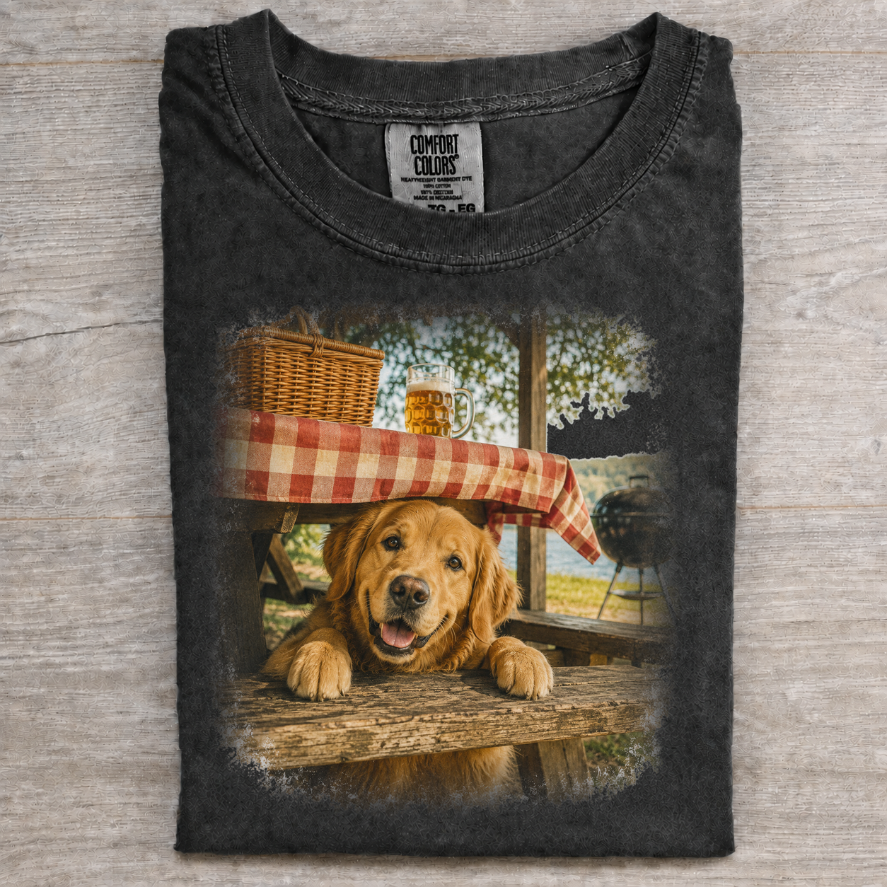 Golden Retriever Lakeside Picnic T-shirt