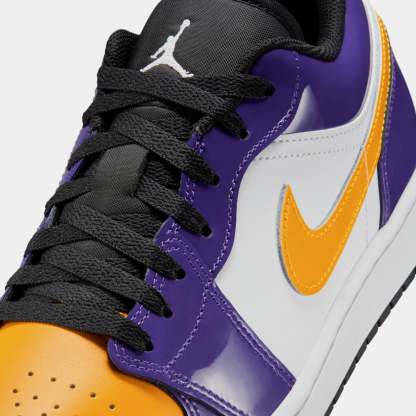 ATHTir JorTHTdan 1 Low SE Mens Lifestyle Shoes (Court Purple/White/Black/University Gold)
