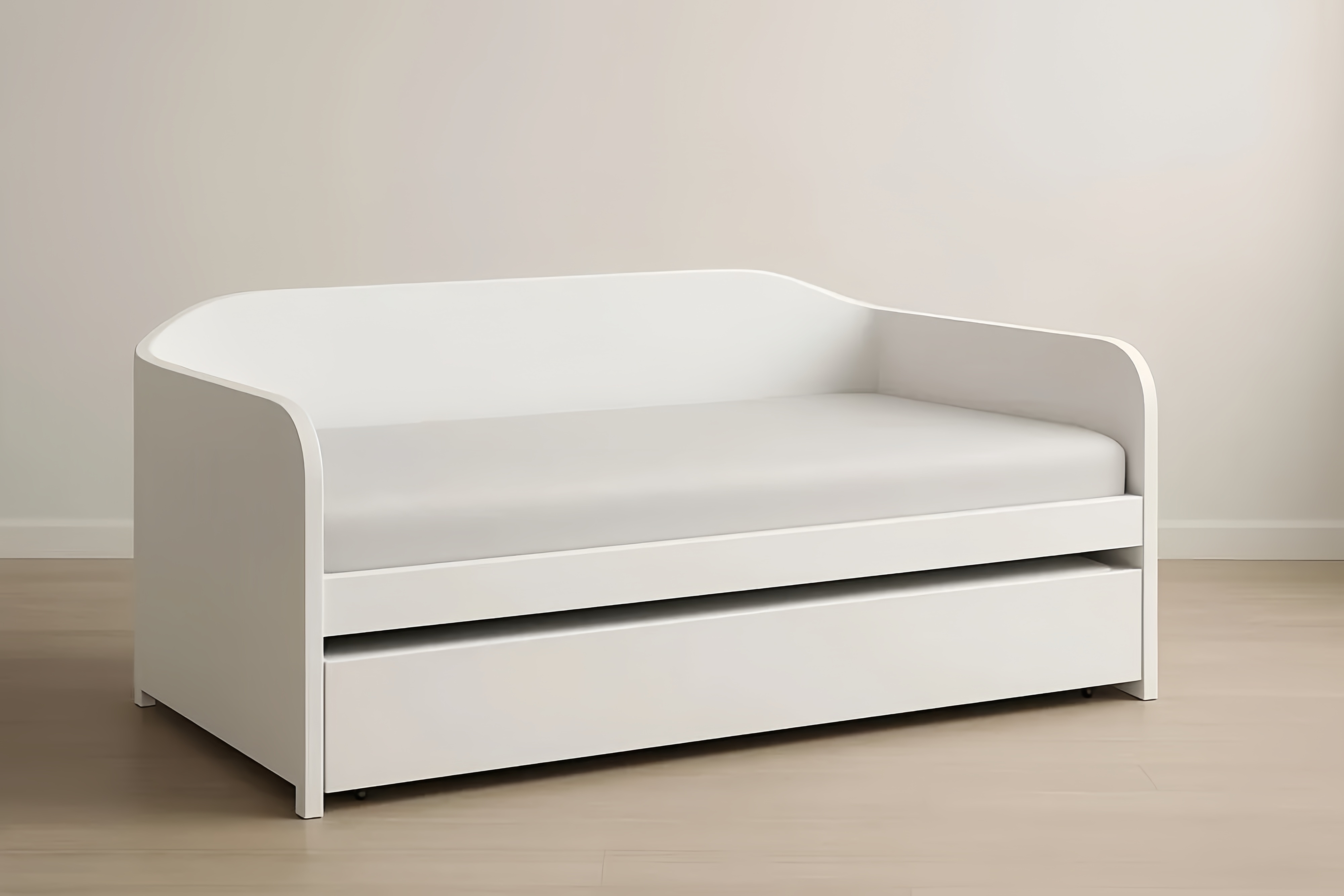 Białe łóżko z wysuwanym stelażem z drewna i piankowym materacem