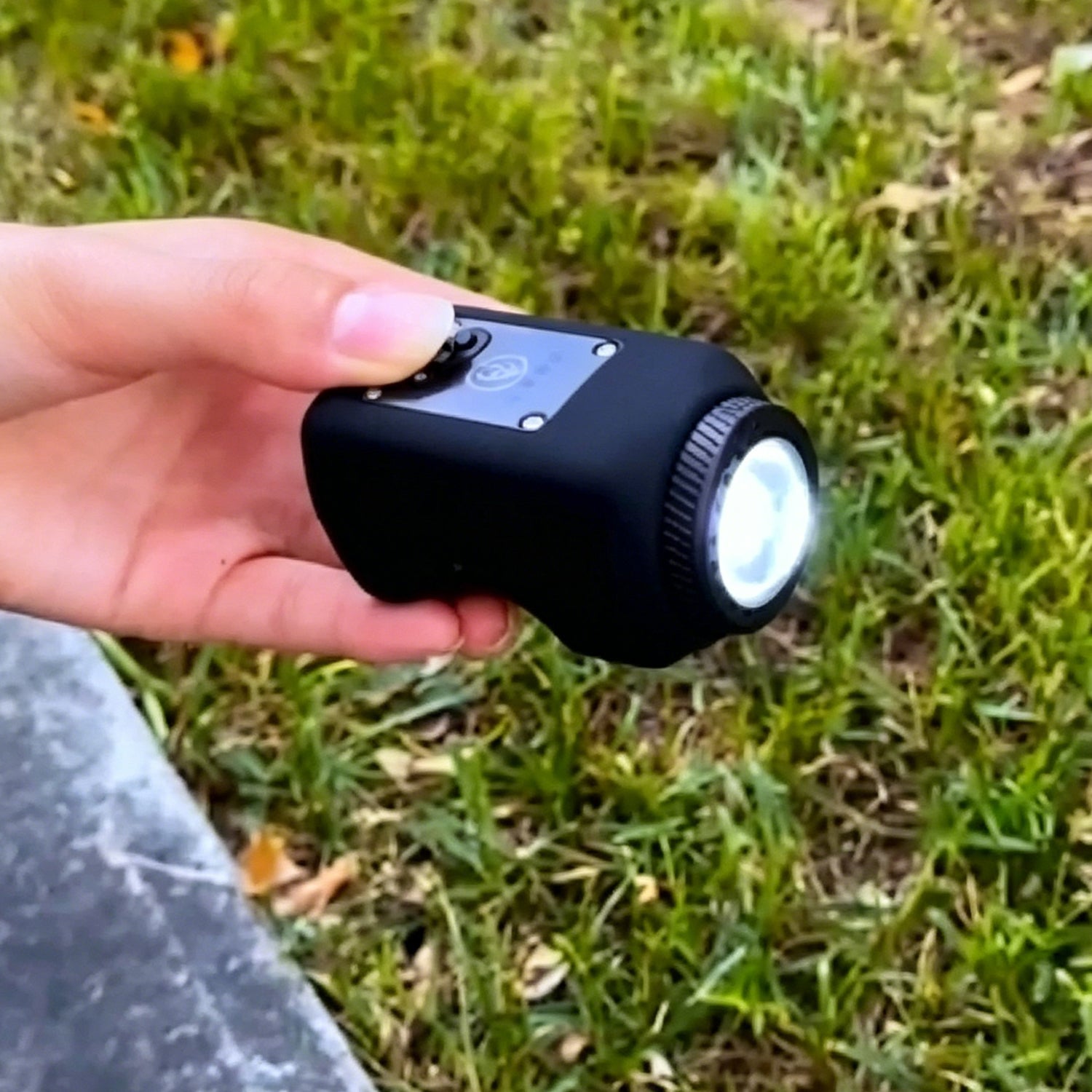 Mountain bike electronic horn bell with wide-range floodlight