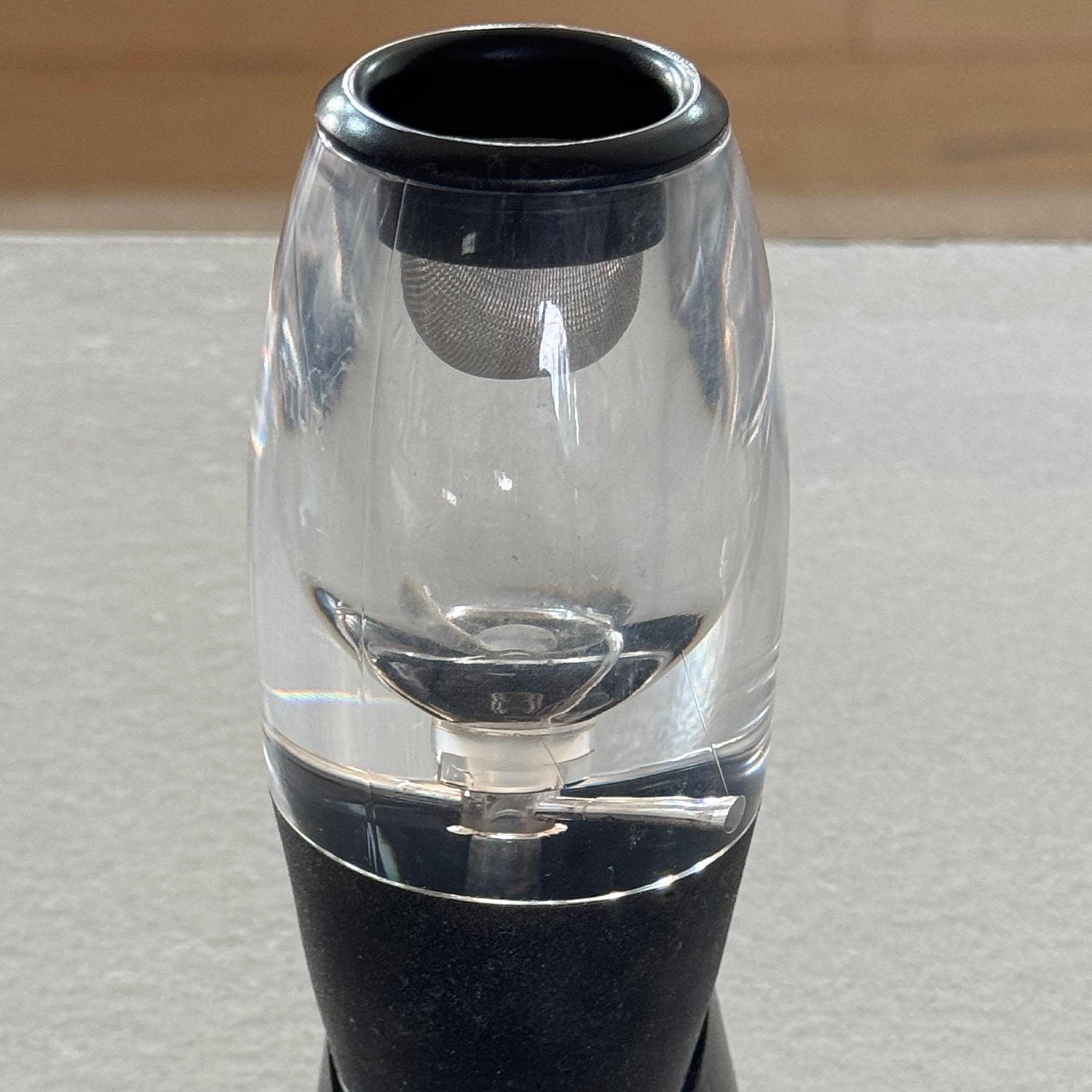 Red wine decanter with anti-drip base