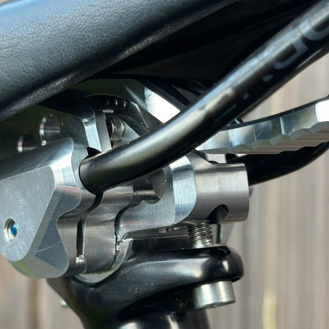Saddle Angle Adjuster – 8 Positions, 35° Tilt Range, for Mountain, Gravel & Road Bikes
