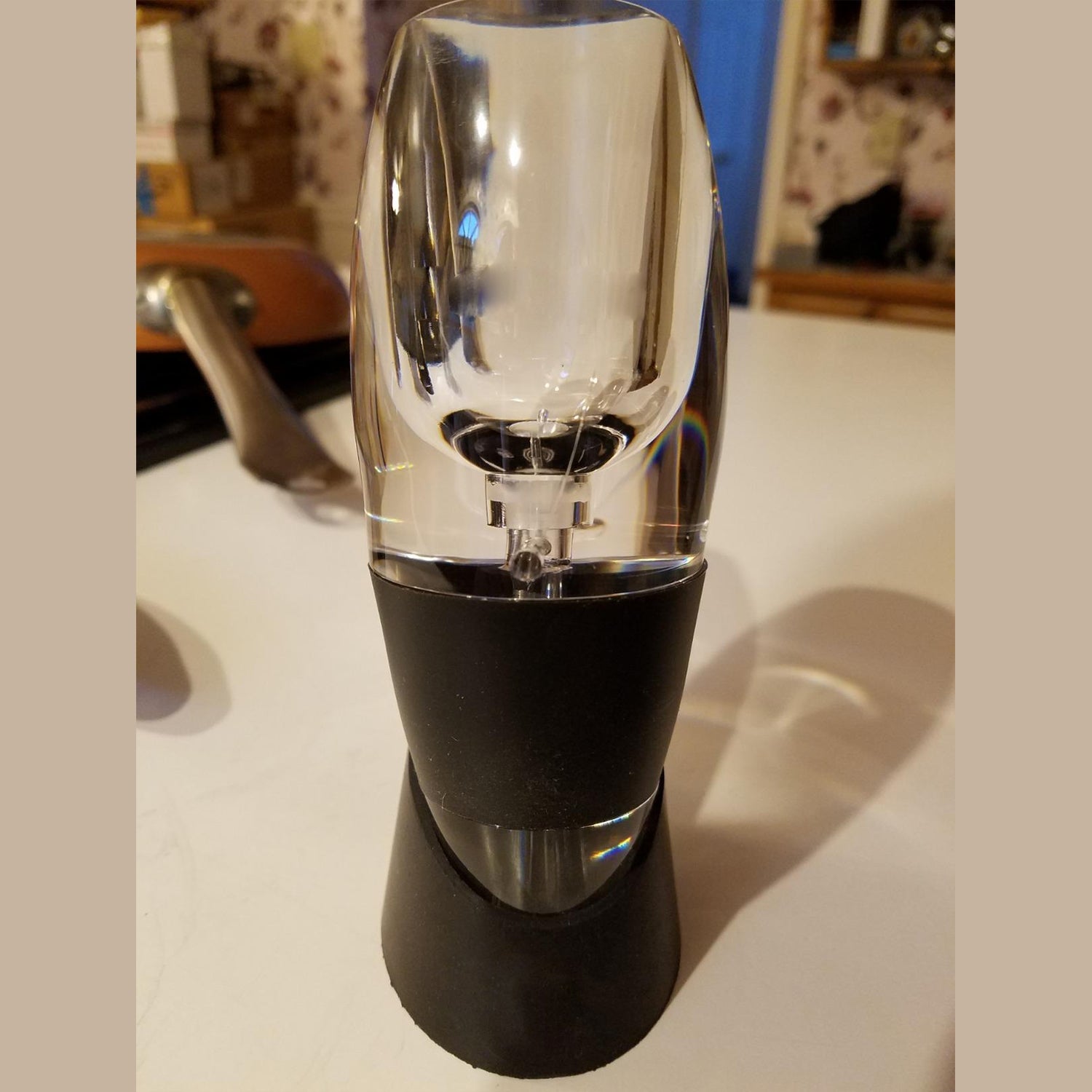 Red wine decanter with anti-drip base