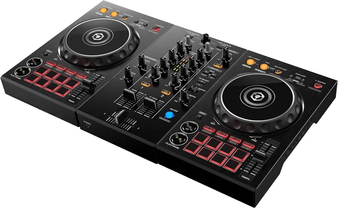 THE BRAIN FOR YOUR DJ RIG 5‑Hr Battery. XLR/TRS Outputs. Zero Latency.