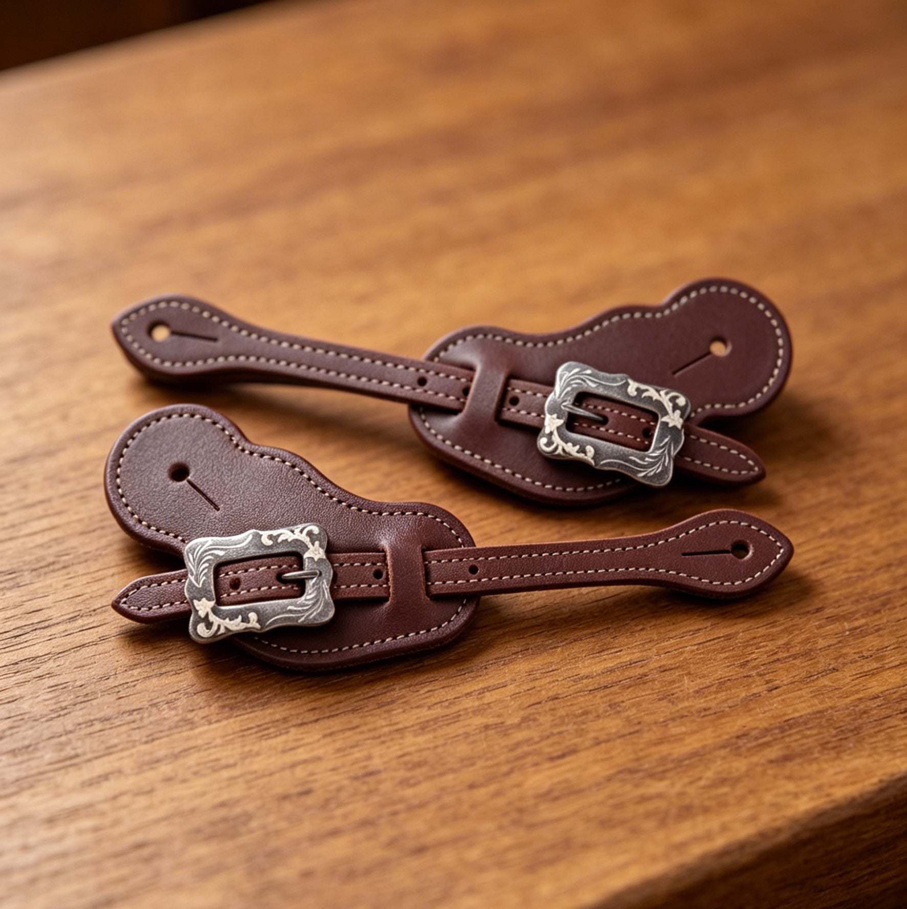 Oil-tanned leather spur belt