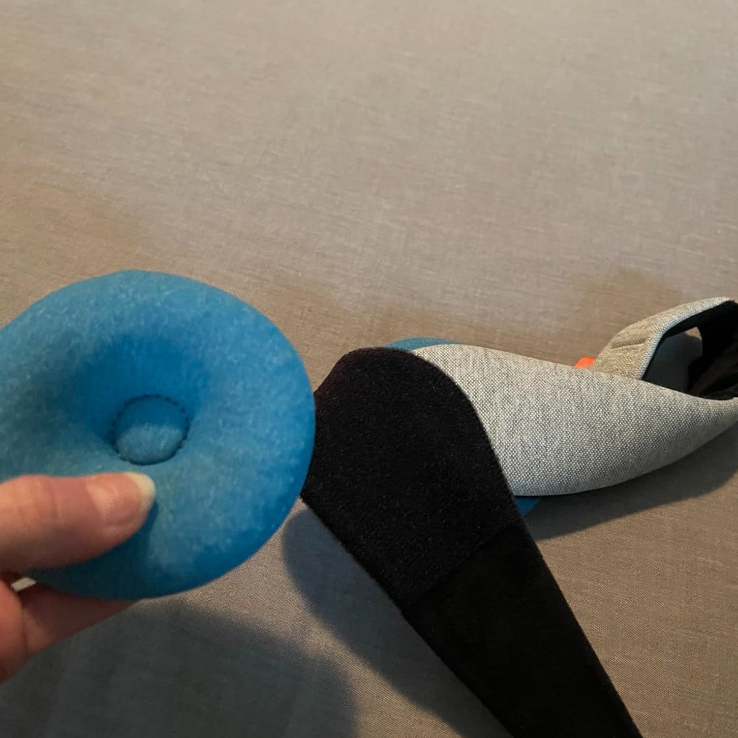 Cooling Sleep Mask – Zero Eye Pressure, Near‑Blackout, Reusable Ceramic Cooling Pads