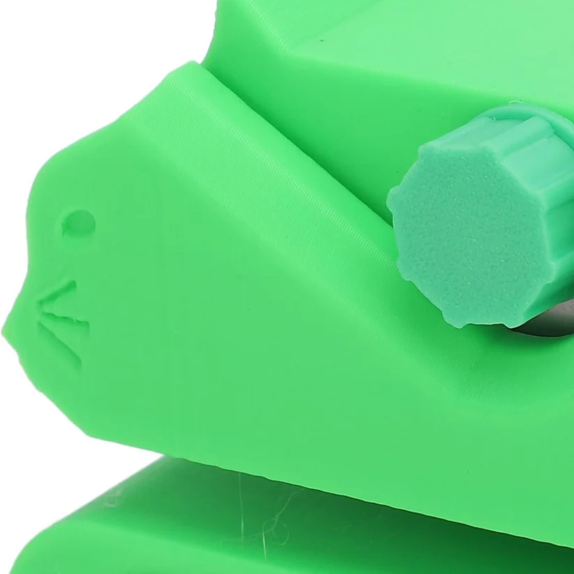 Cat scratching board cardboard cutter