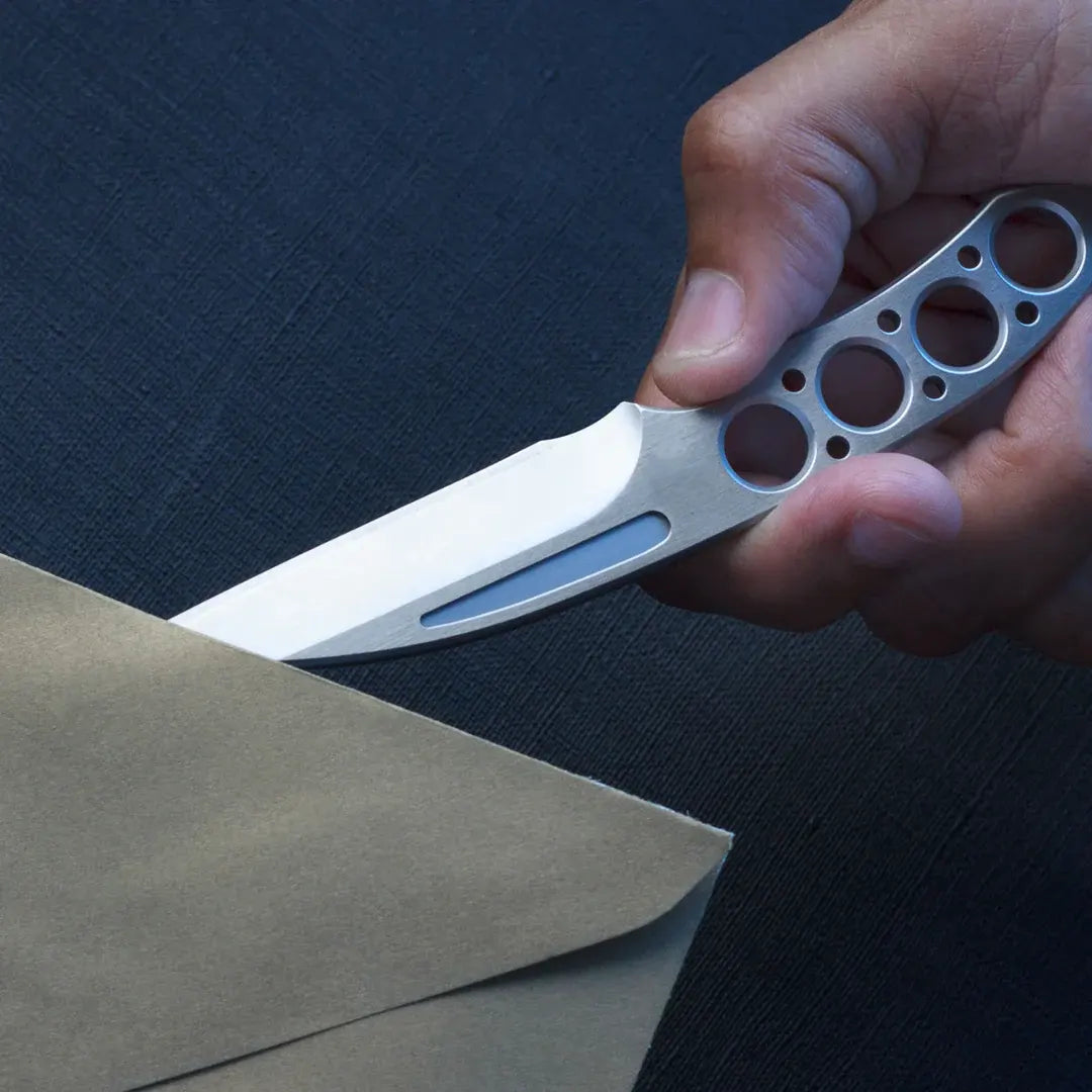 Duo Desk Knife – Magnetic Twin Knives