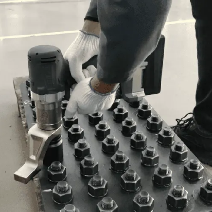 Battery Torque Wrench with OLED Display & 300N.m Capacity