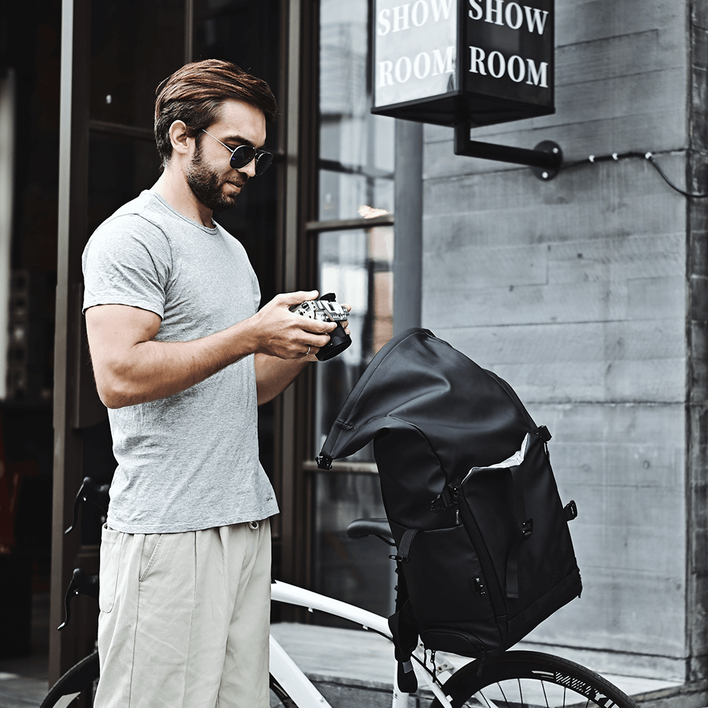 Floating Roll-Top Cycling Backpack with Mount Kit