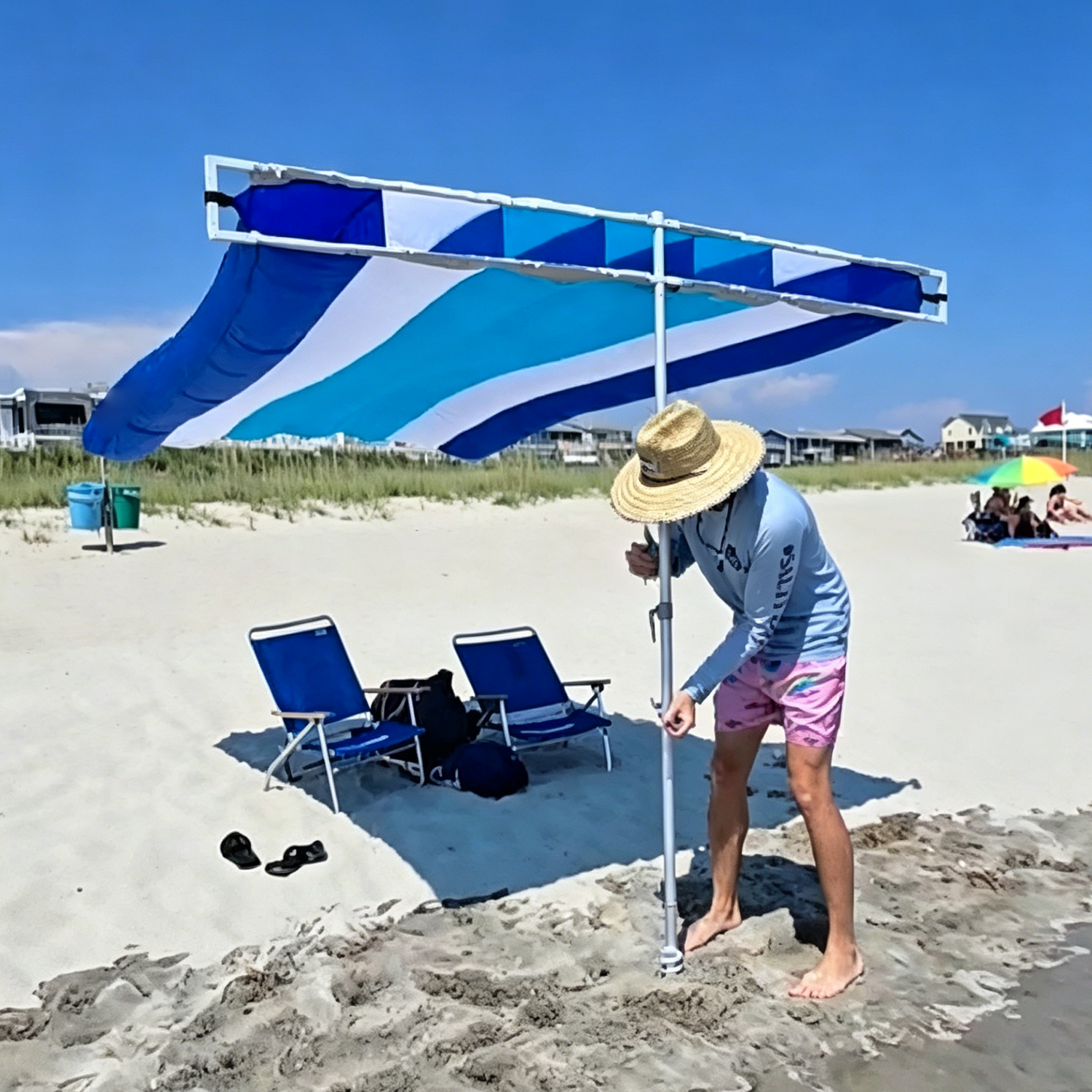 Wind-resistant, inflatable, silent beach sun canopy