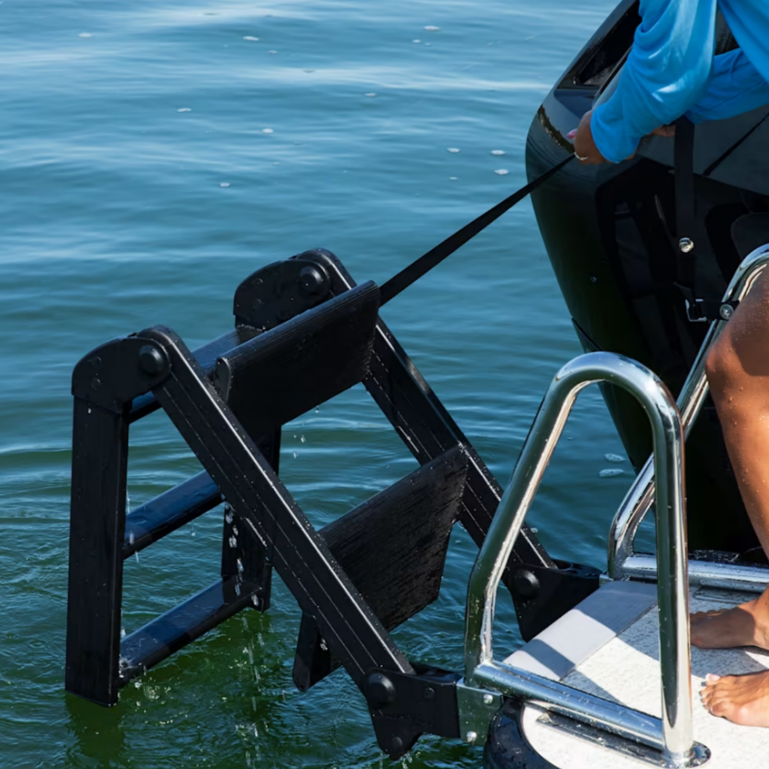 Pontoon Ladder with Slip-Resistant Steps & 400 lbs Capacity