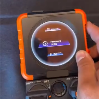 Manifold Gauge with HD Color Graphic Interface – Compact Digital HVAC Tool