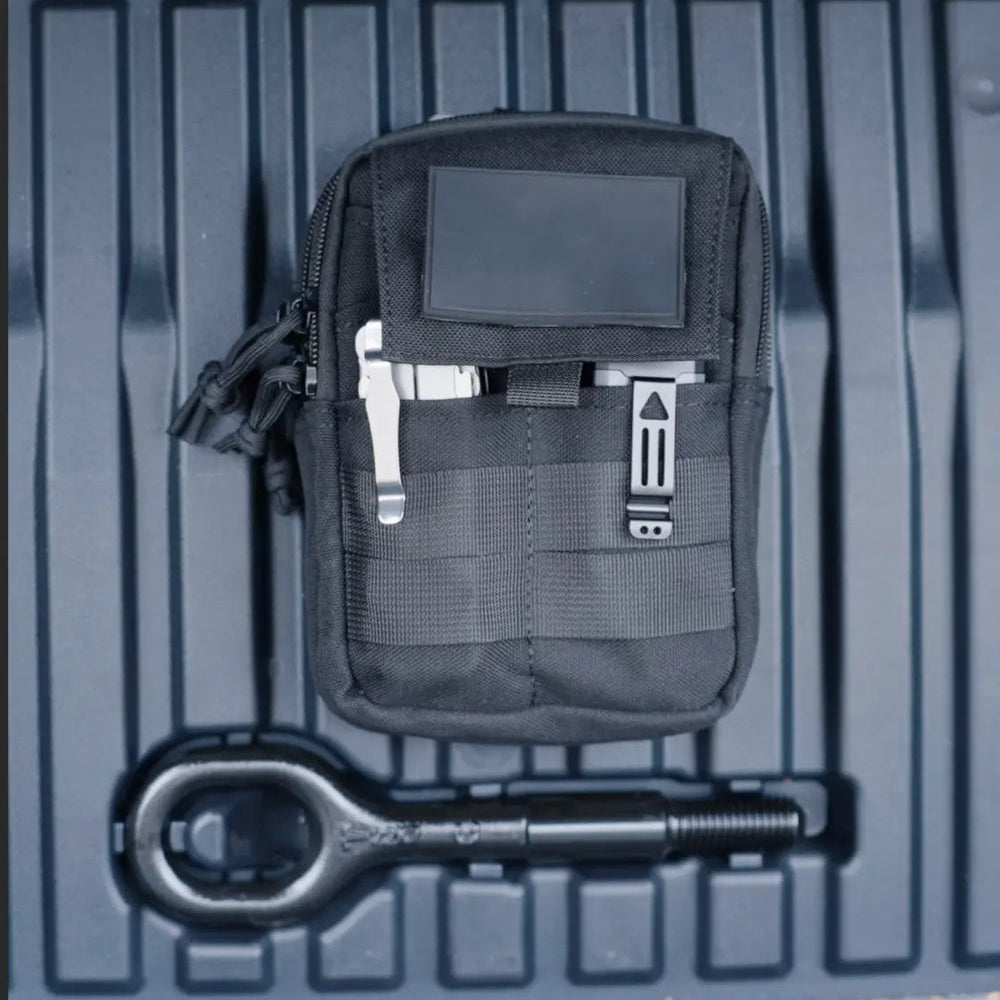 Ultimate 8-in-1 EDC Gear Kit – Essential Tools for Everyday Carry &