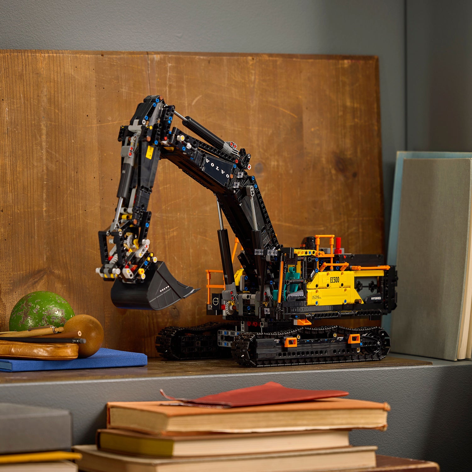 ® Technic Volvo EC500 Hybrid Excavator