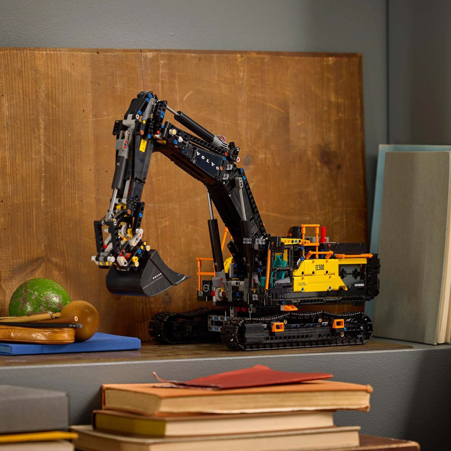 ® Technic Volvo EC500 Hybrid Excavator