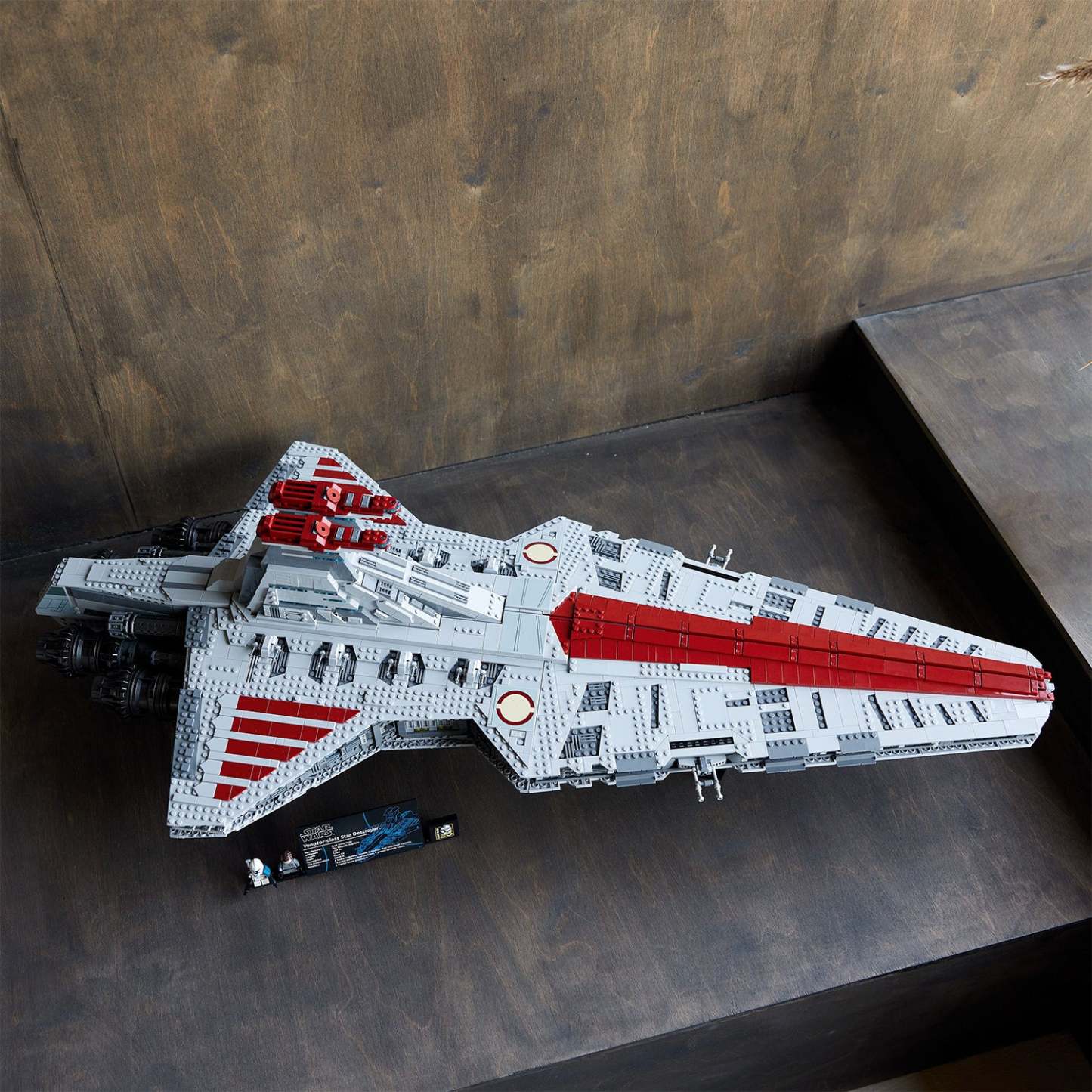 ® Star Wars™ Venator-Class Republic Attack Cruiser - Ultimate Collector Series