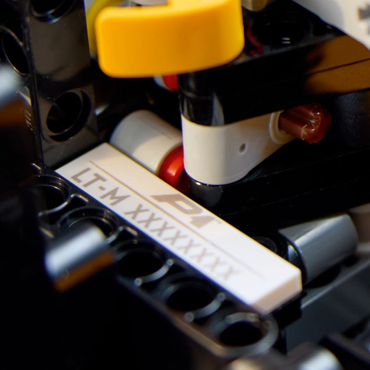 ® Technic™ McLaren P1™