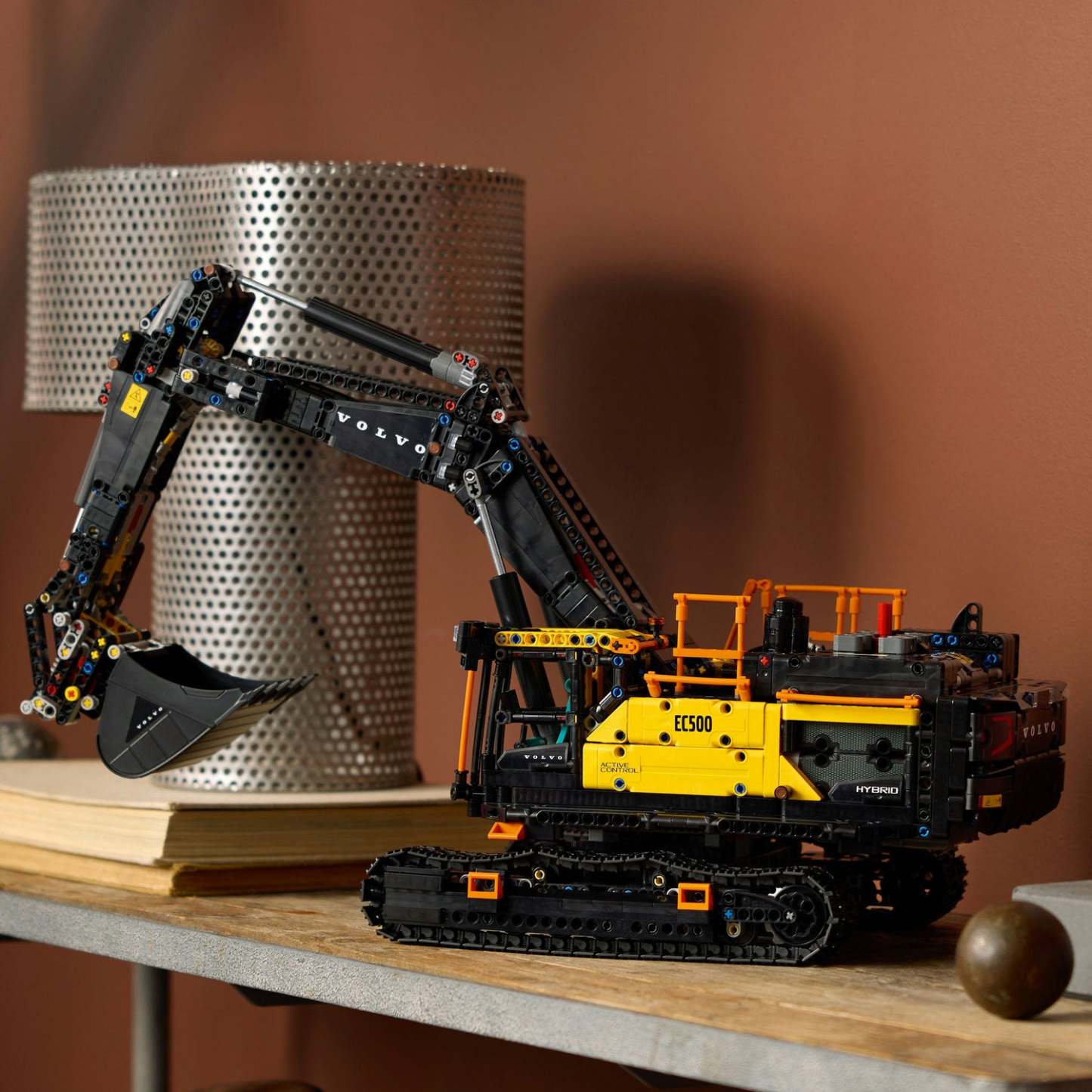 ® Technic Volvo EC500 Hybrid Excavator