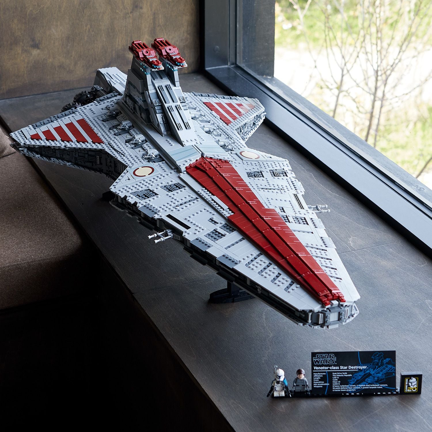 ® Star Wars™ Venator-Class Republic Attack Cruiser - Ultimate Collector Series
