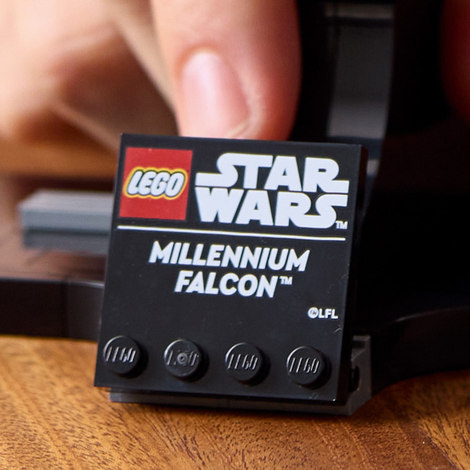 ® Star Wars™ Millennium Falcon™