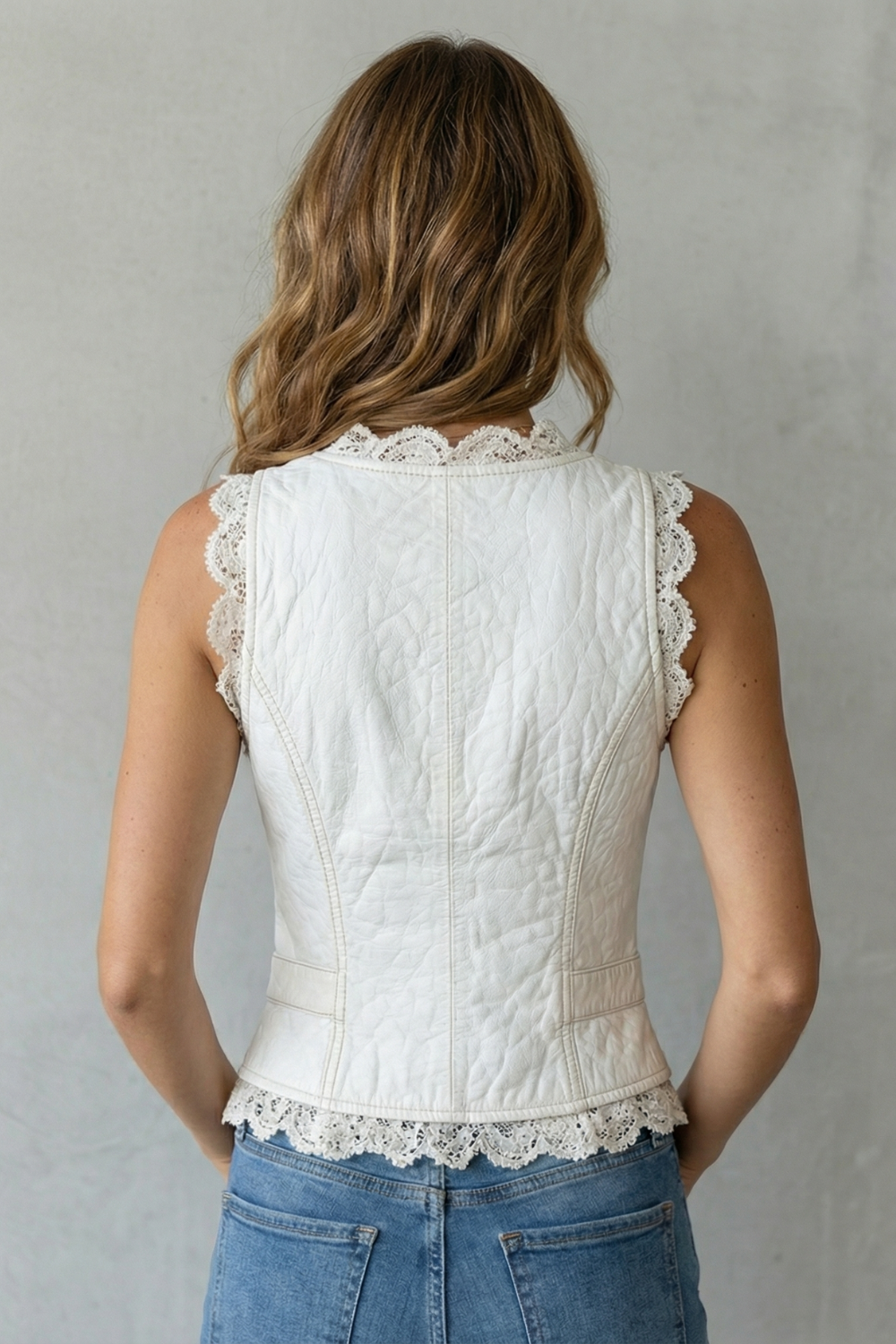Lace trim elegant silhouette – Button vest