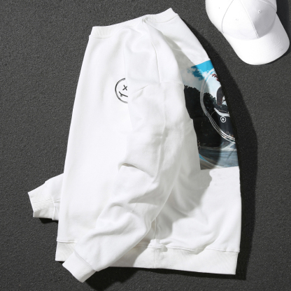 Round neck pullover printed sweatshirt