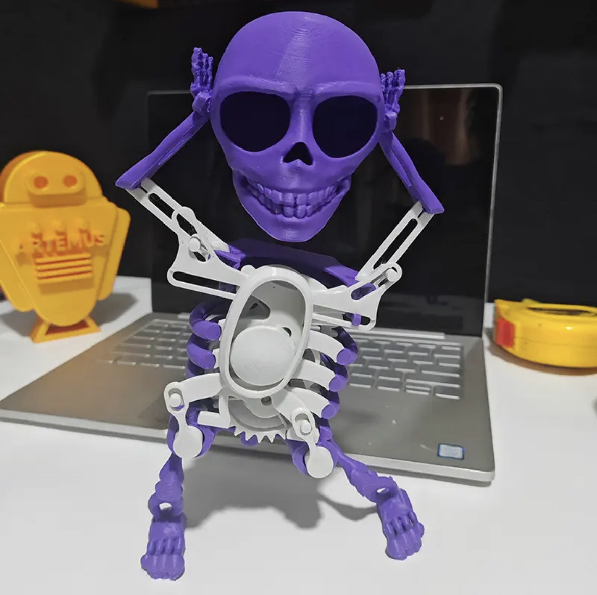 3D Printed Dancing Skull Toy