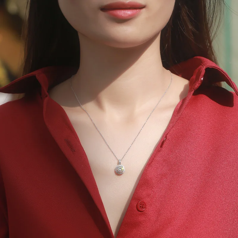 Classic 5ct Sparkling Halo Round Moissanite 925 Silver Women's Neck Chain Luxury Designer Jewelry Engagement Wedding Gift Party