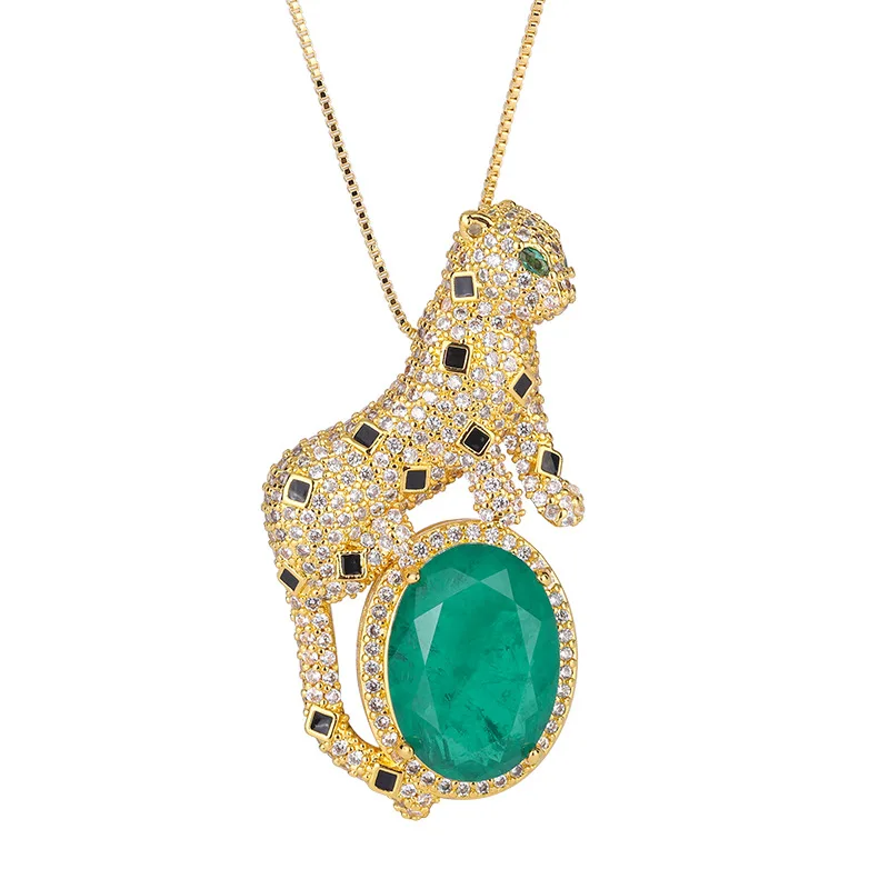 2022 New Leopard Necklace Main Stone 13 * 18 Gold Plated European American Retro Emerald Pendant Fashionable Charm Personali