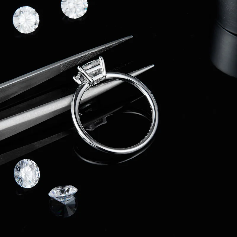 Classic Four Claw 1ct Square Moissanite 925 Sterling Silver Couple Ring For Women Men Luxury Designer Jewelry Engagement Wedding