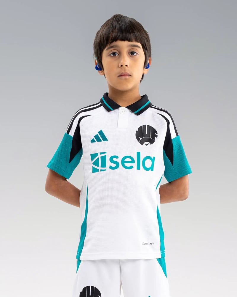 Kinder Newcastle United 2024/25 drittes Hemd