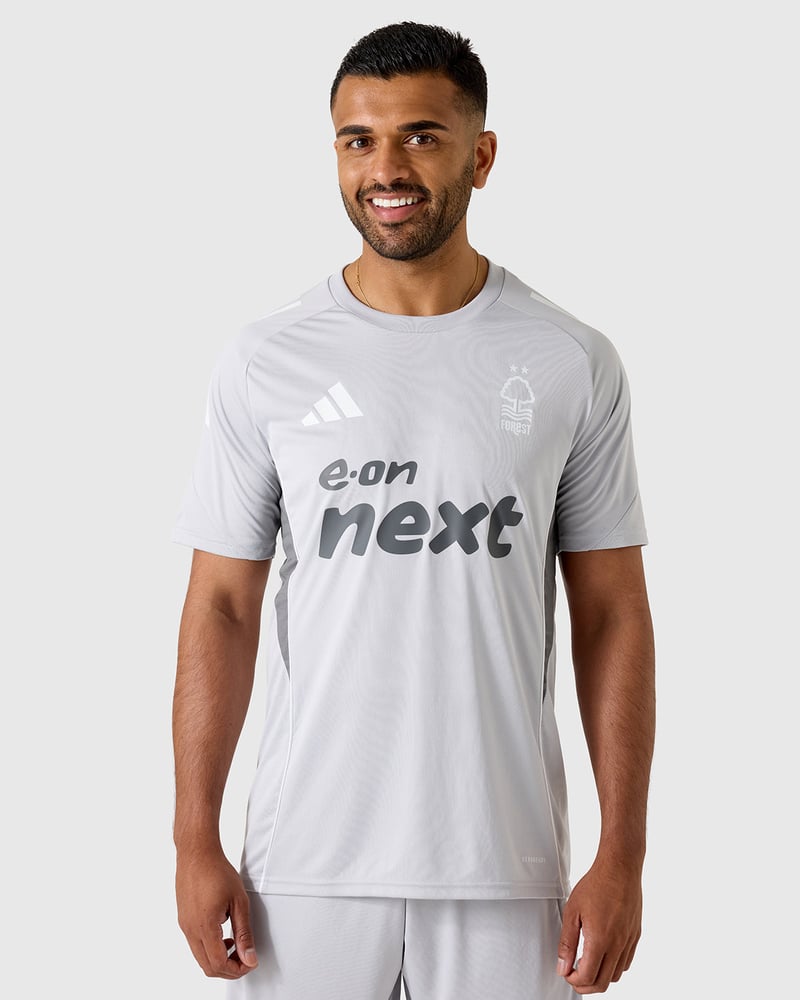 Kinder Nottingham Forest 2025/26 Drittes Pre Match Shirt