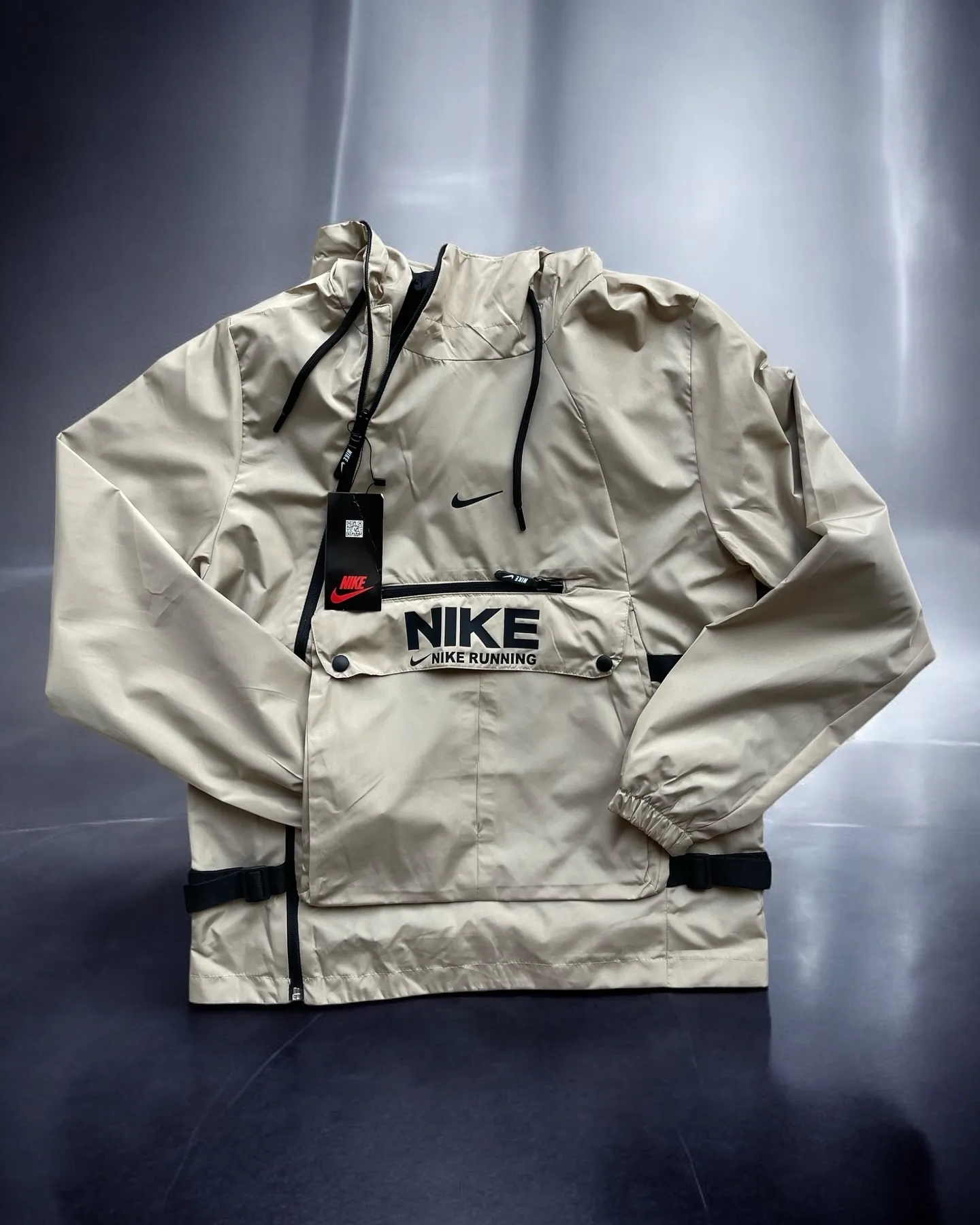 Water repellent windbreaker Image - 4