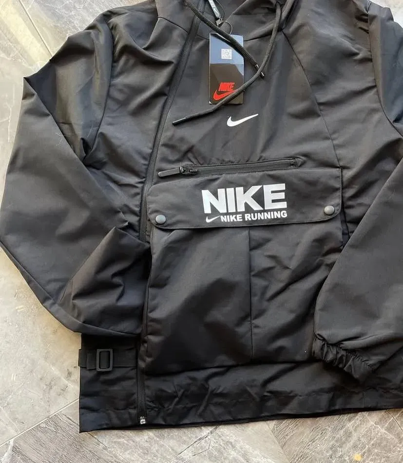 Water repellent windbreaker Image - 14