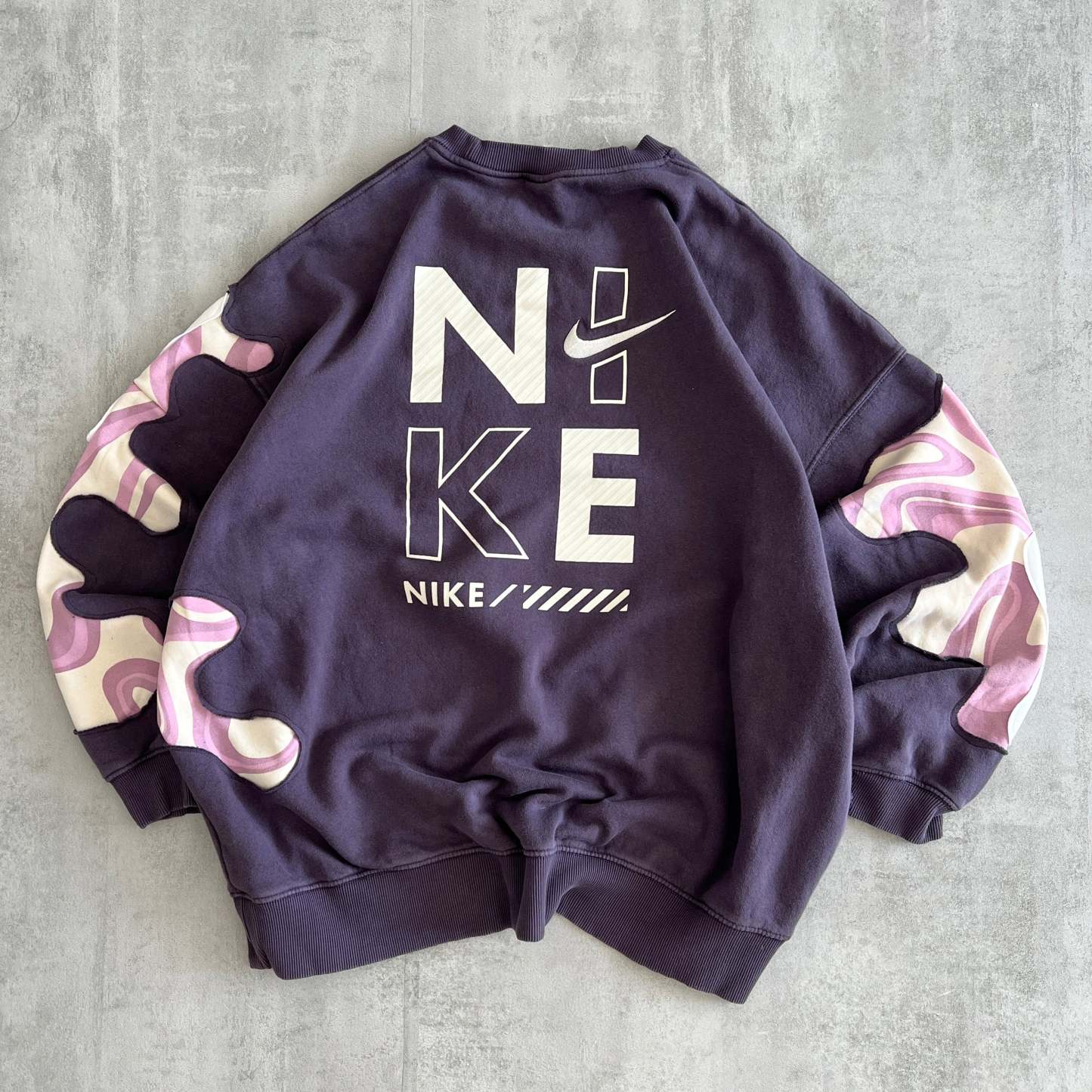 'BONES' SWEATSHIRT (w XL)