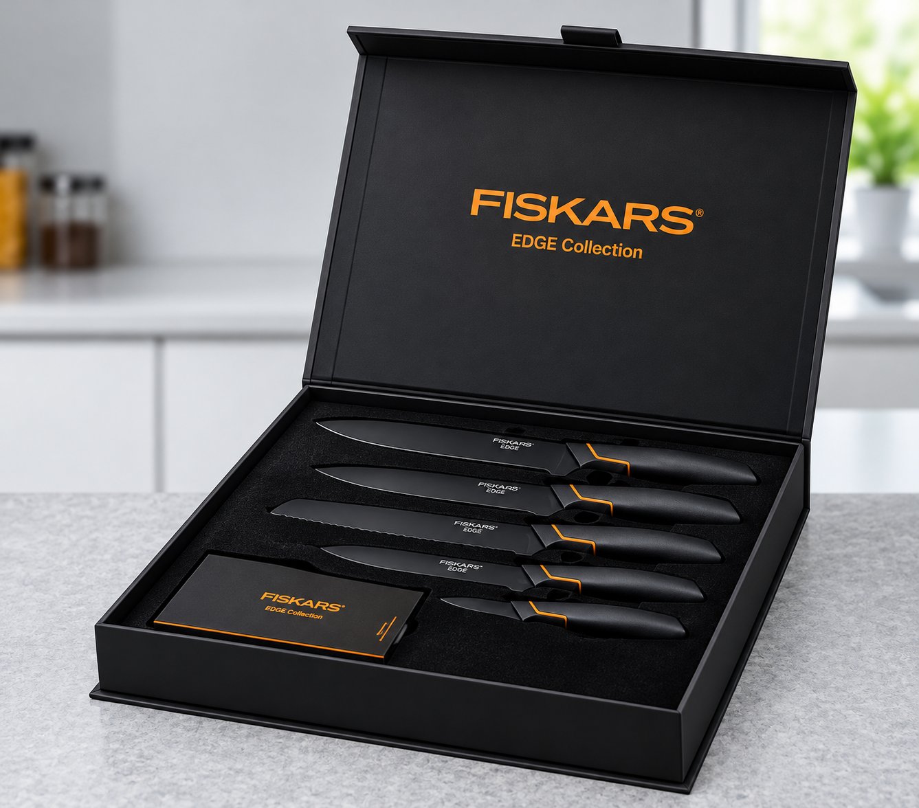 Limitált kiadás: 𝔽𝕀𝕊𝕂𝔸ℝ𝕊® 5 DB-OS KÉSKÉSZLET FISKARS EDGE BLOKKBAN, ÉLES KONYHAKÉS + ÉLEZŐ SZETT