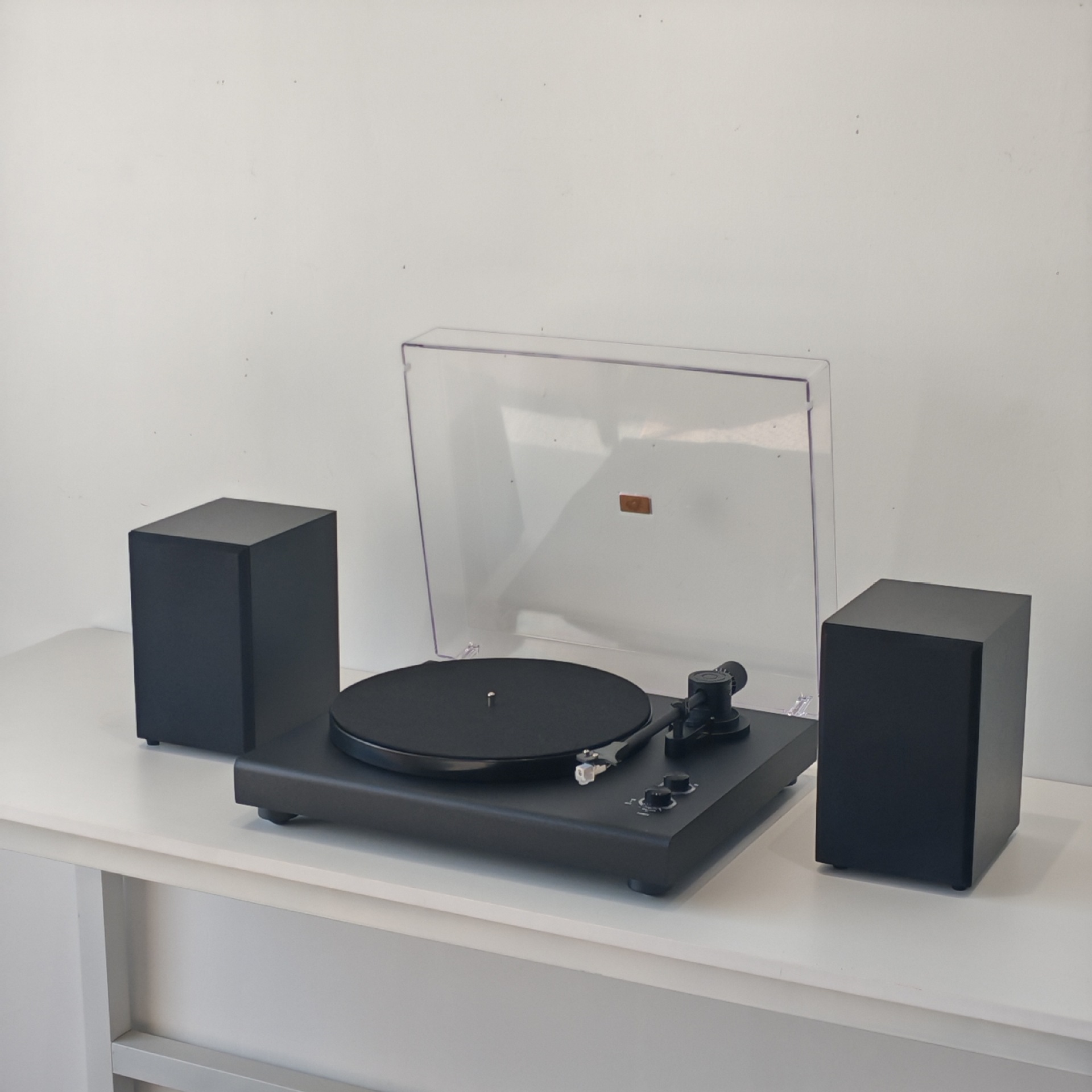 Auryvox VX100 Retro-Plattenspieler mit Holzmaserung und Audio-Technica-Nadel, All-in-One-Tonabnehmer mit beweglichem Magneten für Vinylplatten